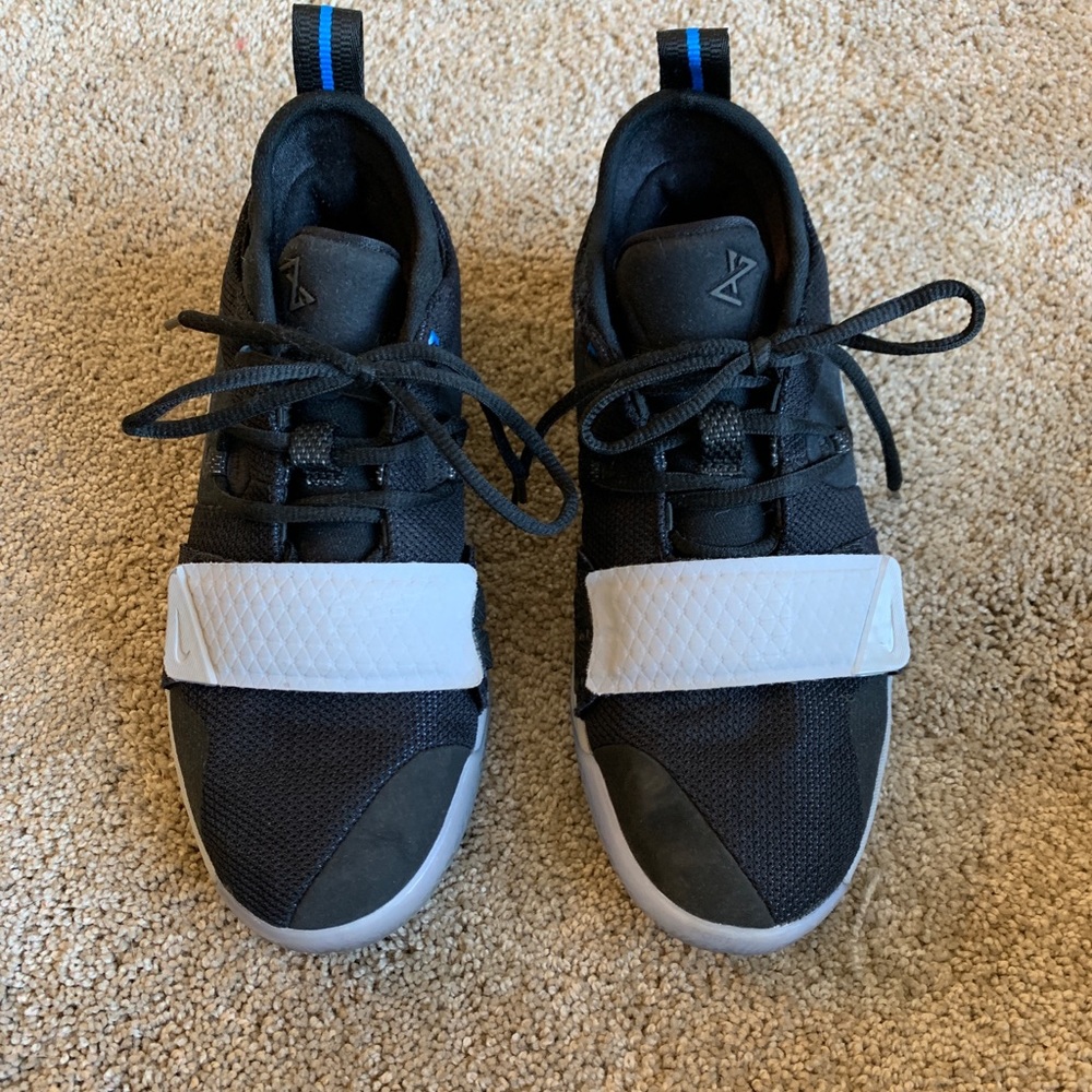 Boy’s basketball shoes, GUC